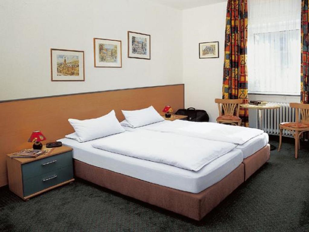 Moselstern Hotel Zum Guten Onkel Bruttig-Fankel Room photo